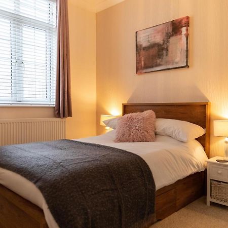 רייד Luxury Living, Stylish Modern Apartment In The Heart Of Ryde מראה חיצוני תמונה