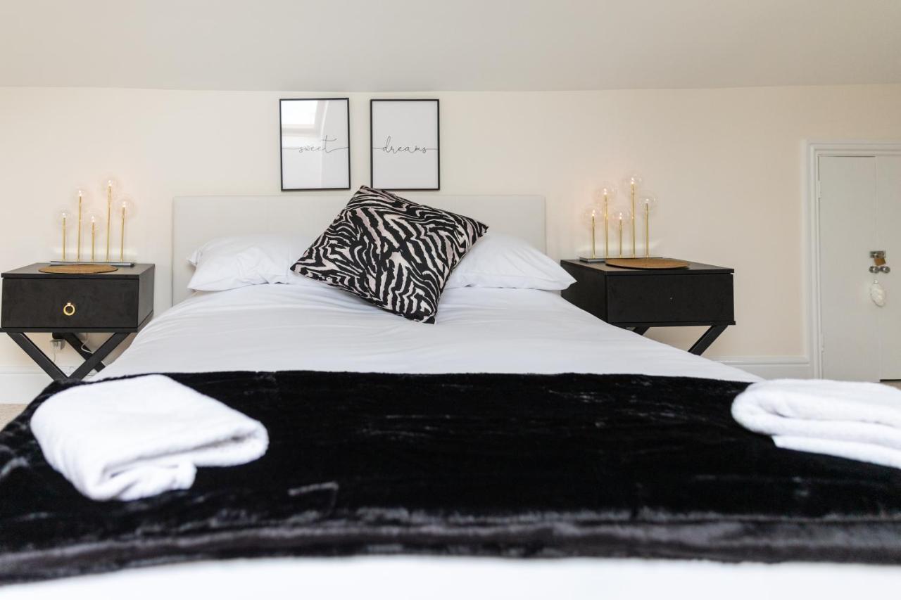 רייד Luxury Living, Stylish Modern Apartment In The Heart Of Ryde מראה חיצוני תמונה