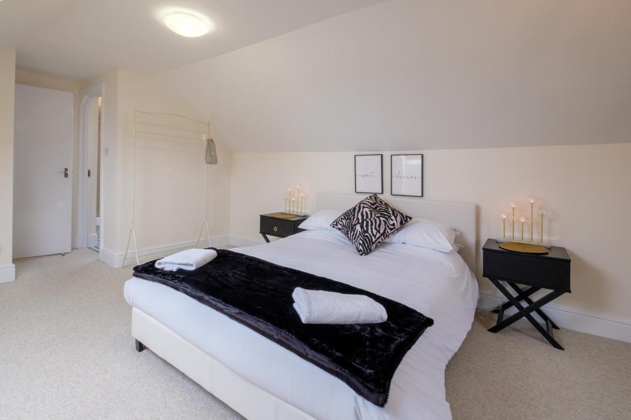 רייד Luxury Living, Stylish Modern Apartment In The Heart Of Ryde מראה חיצוני תמונה